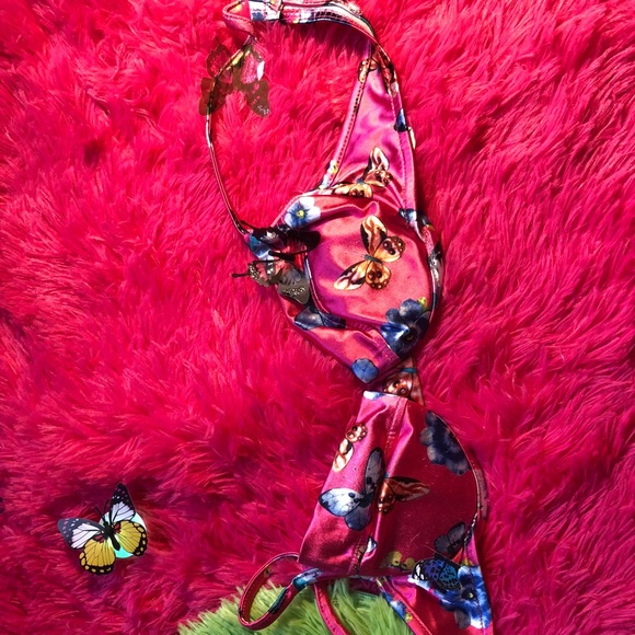 A super cute pink satin bikini - Picture 2 of 2